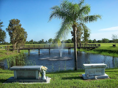 Royal Palm Memorial Gardens's logo